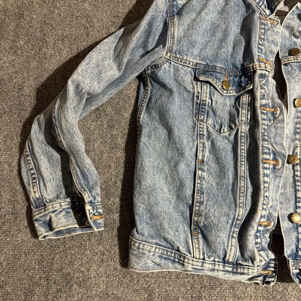 Old Navy Denim Jacket Womens Size Small Blue Boyfriend Button Front Pockets